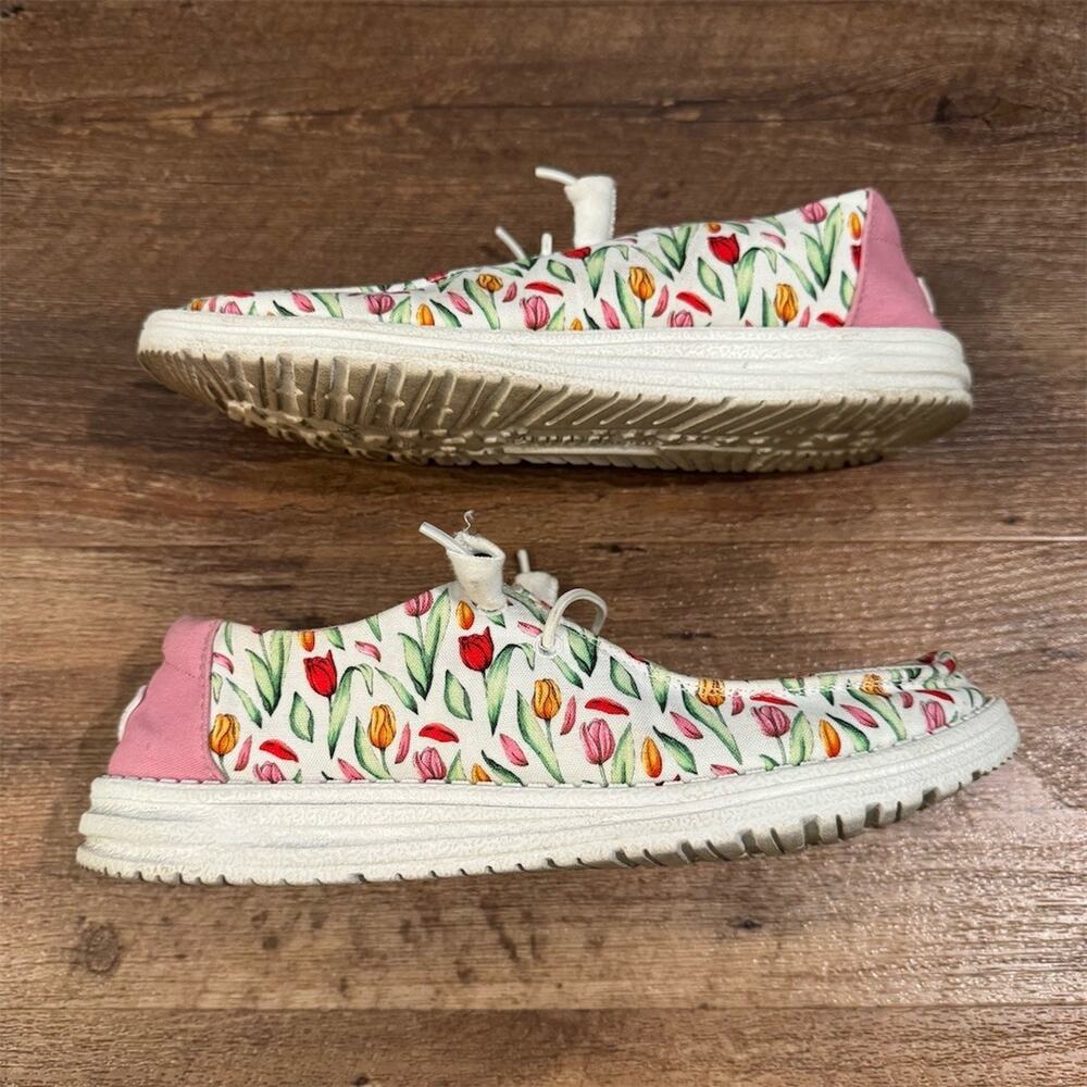 Hey Dude Wendy Slip-On Loafers Size 8 Tulip Bouquet Floral Print Pink Garden - Picture 2 of 12